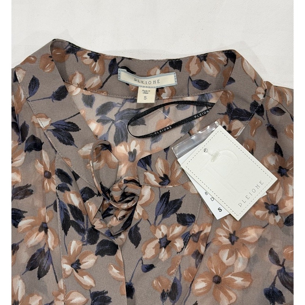 NEW Pleione Top Size Small‎ Floral V Neck Cap Sleeve Pullover Pleated Brown Chic - Picture 3 of 4